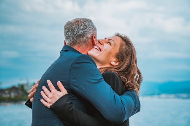 Benefits of hugging; Why are hugs essential to our balance? cover picture
