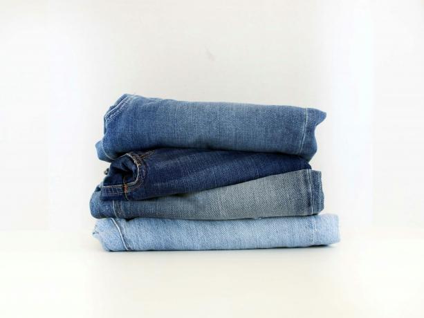A Look Back at Vintage Jeans for Women: Top Styles from the 80s, 90s, and Y2K cover picture
