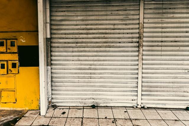 How to Expand the Lifespan of Garage’s Door cover picture