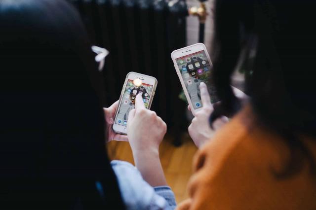 6 Compelling Ways to Increase Your Mobile App Reviews and Ratings cover picture