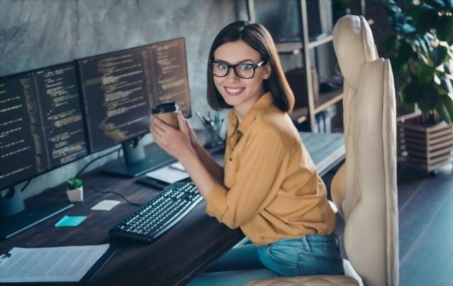How to Hire Top Laravel Developers in 2023 cover picture