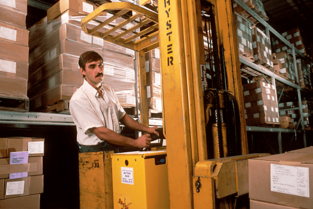 Tech Hacks for Optimizing Delivery Efficiency and Warehouse Access Management cover picture