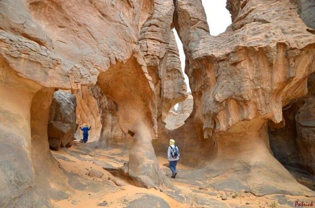 Algeria travel tips, a complete guide to experience the beautiful country cover picture