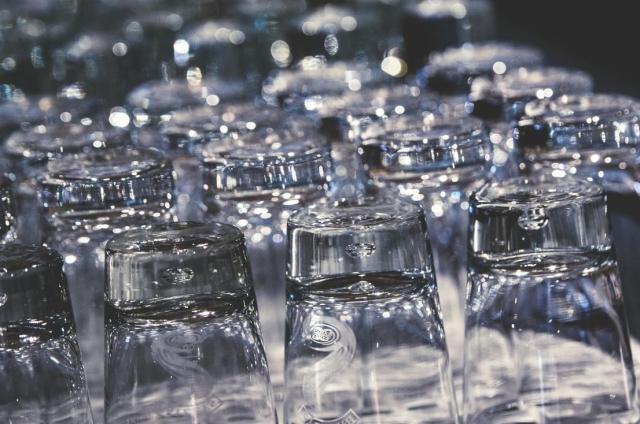 Choosing the Right Drinking Glass for Every Beverage cover picture