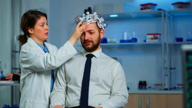 8 Traumatic Brain Injury Symptoms You Should Never Ignore cover picture
