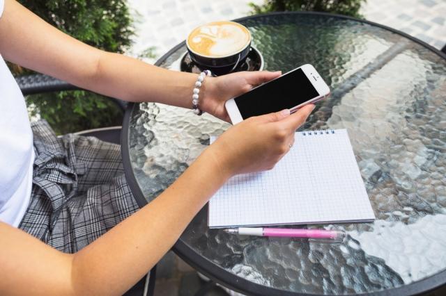 How to Find the Perfect Cellular Phone for Your Lifestyle cover picture