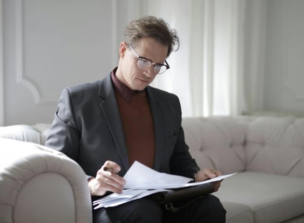 6 Tips for Helping Your Lawyer Defend You cover picture