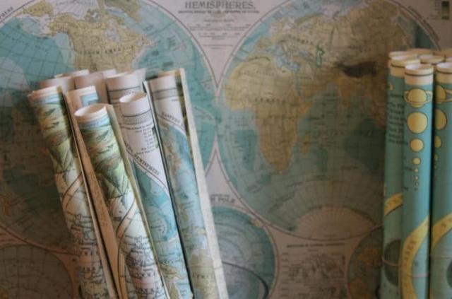 What is a travel guide and what is its importance? cover picture