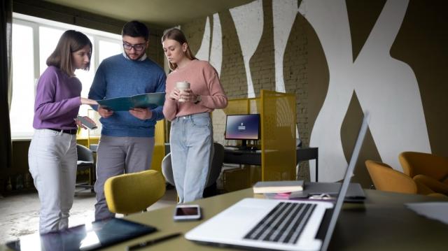 Embracing Change in the Workplace: Adapting to New Technologies and Trends cover picture