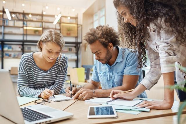 How to choose the best technology for your new start-up cover picture