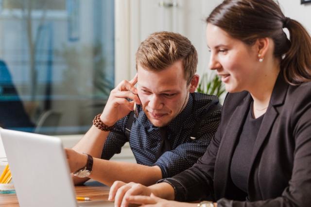How Can You Manage Legal Holds Effectively in Slack with the Help of Experts? cover picture