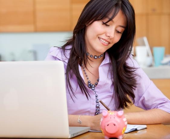 How To Set a Measurable Goal in Finances, With Detailed Examples cover picture