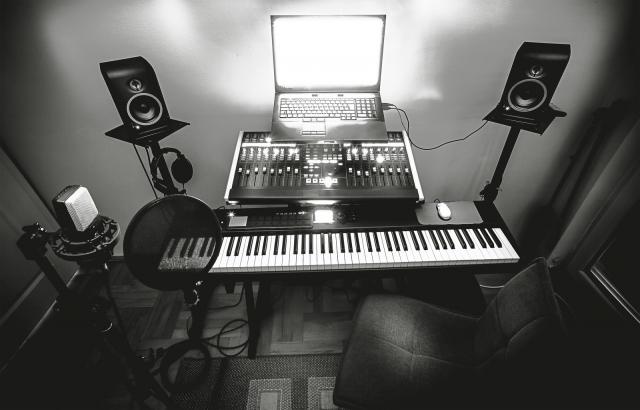 How to Create Professional-Quality Beats from Your Bedroom Studio cover picture