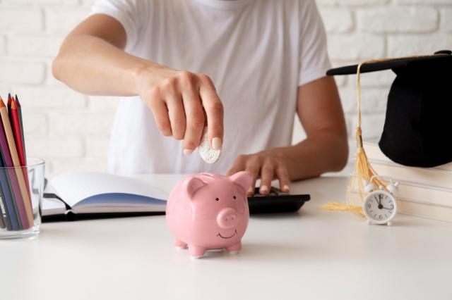 How to Pay Off Debt While Growing Your Savings cover picture