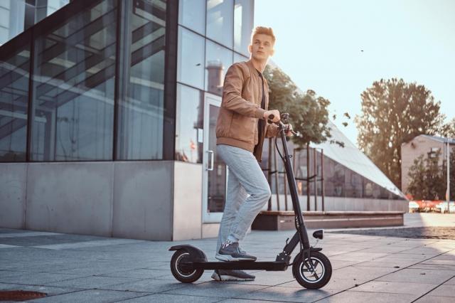 Best Safety Tips When Using Mobility Scooters cover picture