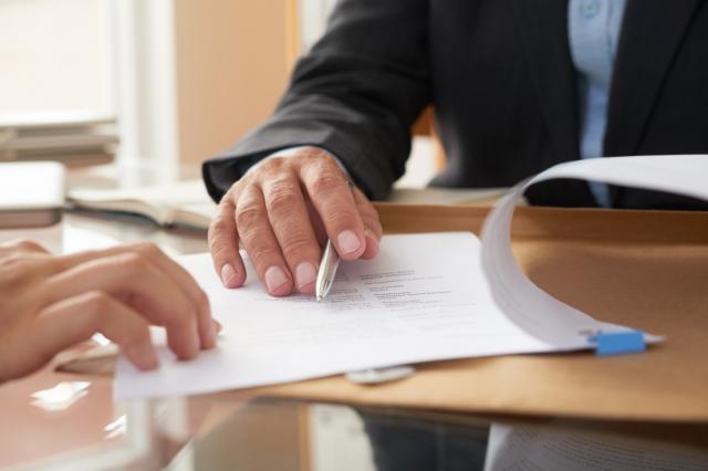 Key Signs That Indicate You Should Consult an Oilfield Accident Attorney cover picture