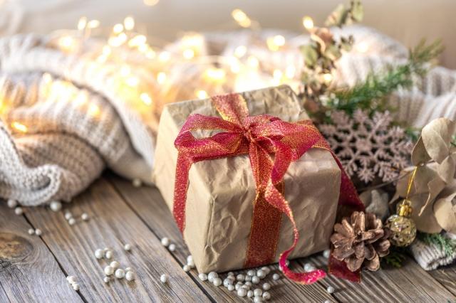 Best Cozy Winter Experiences to Gift This Year cover picture