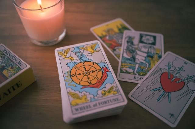 How Tarot Can Help You Stay Positive Every Day cover picture
