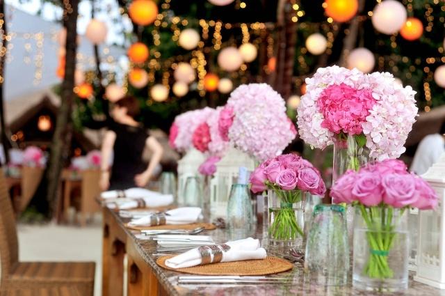 8 Unique Weddings Gifts to Consider cover picture
