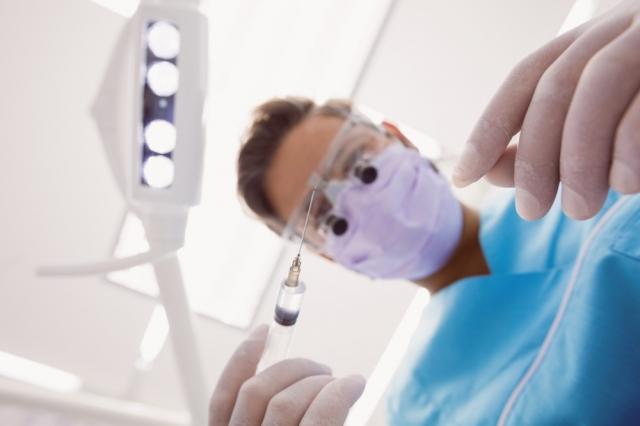A Step-by-Step Guide to Selecting the Perfect Dentist Loupes with Headlights cover picture