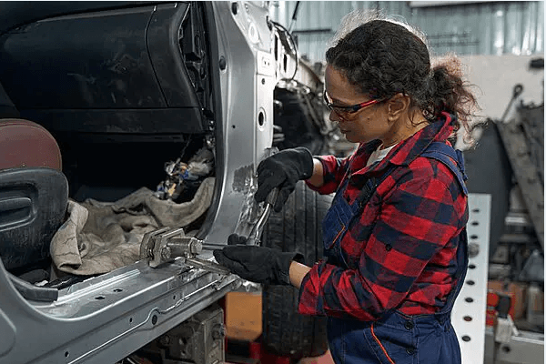 How Freelancing Is Changing Blue-Collar Jobs cover picture