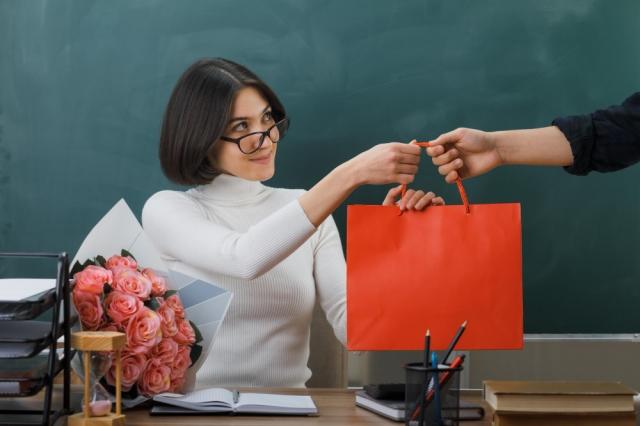 Why Does Your Company Require Custom-Printed Bags as a Marketing Strategy Today? Top Reasons cover picture
