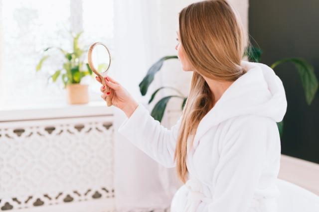 4 Top Tips for Creating a Healthy Hair Care Routine cover picture