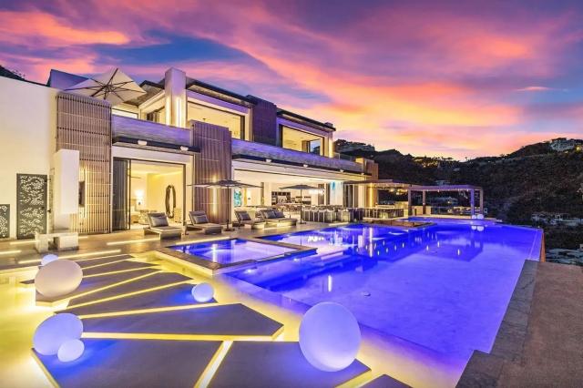 Best Locations to Book Luxury Villas cover picture