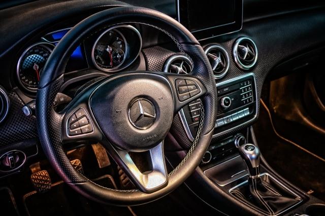 Top 5 Must-Visit Destinations in Dubai with Luxury Car Rental cover picture