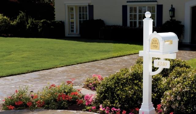 Choosing the Perfect Mailbox Style to Complement Your Home's Aesthetic cover picture