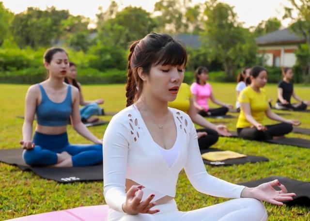 Best Places in Brooklyn to Practice Outdoor Yoga  cover picture