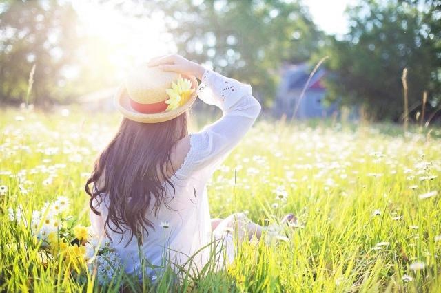 All The Reasons Why Spring Is The Most Romantic Season cover picture