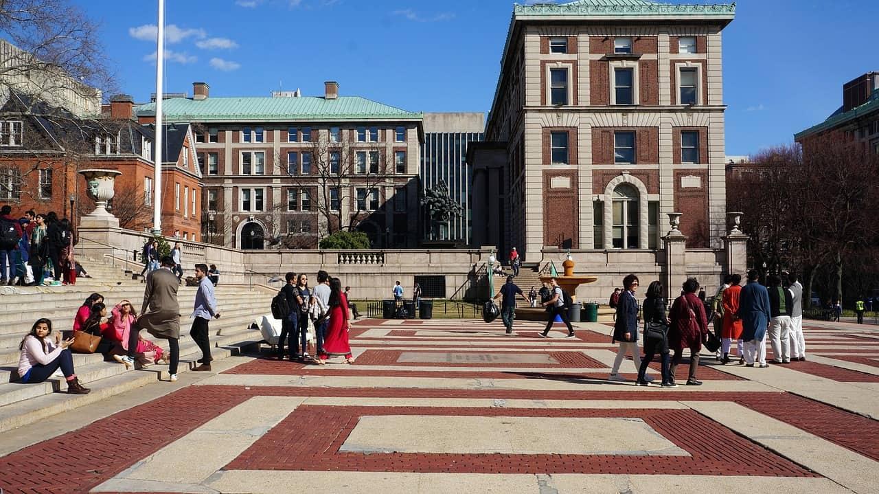 The reasons behind the US education failure cover picture