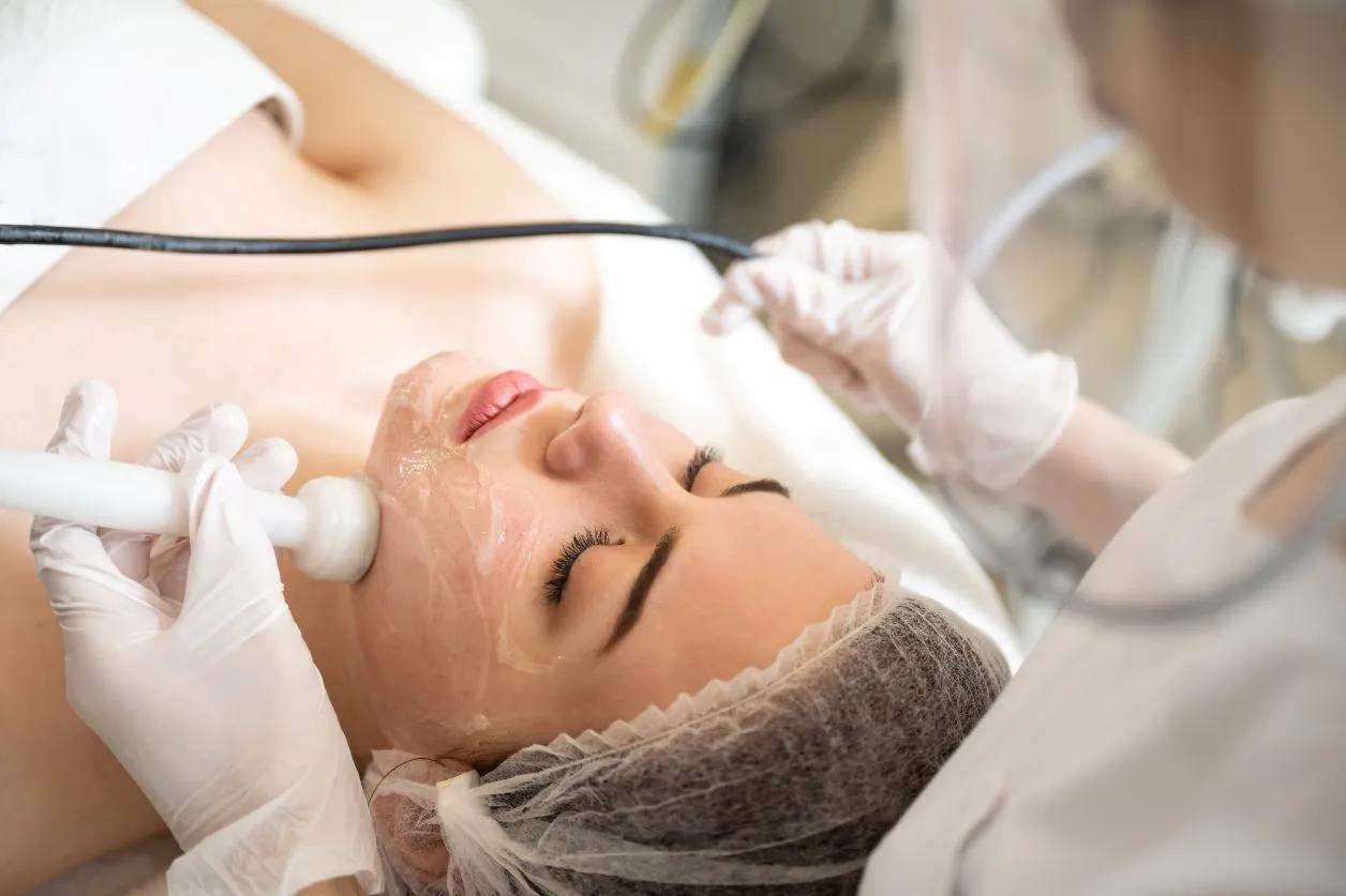 Skin Tightening Explained: What It Does and How It Works cover picture