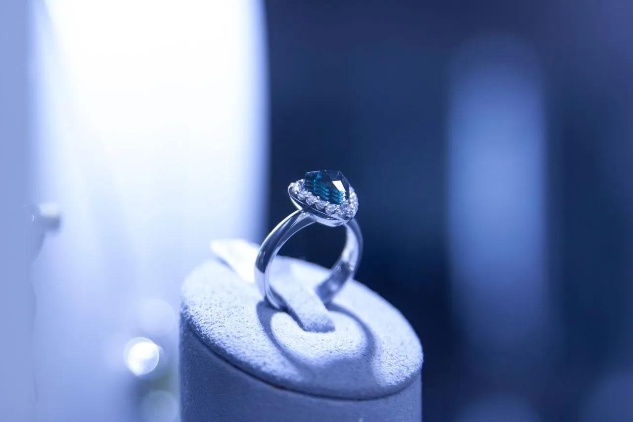 Engagement Ring Styles That Complement Old Money Fashion cover picture