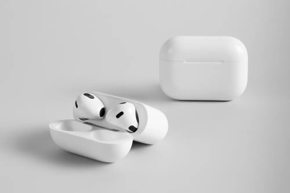 Here’s How to Choose the Right Apple AirPods cover picture