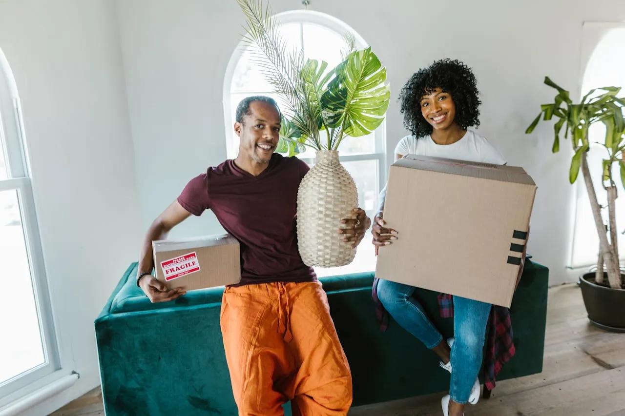 How to Safely Move Large Furniture and Fragile Items cover picture