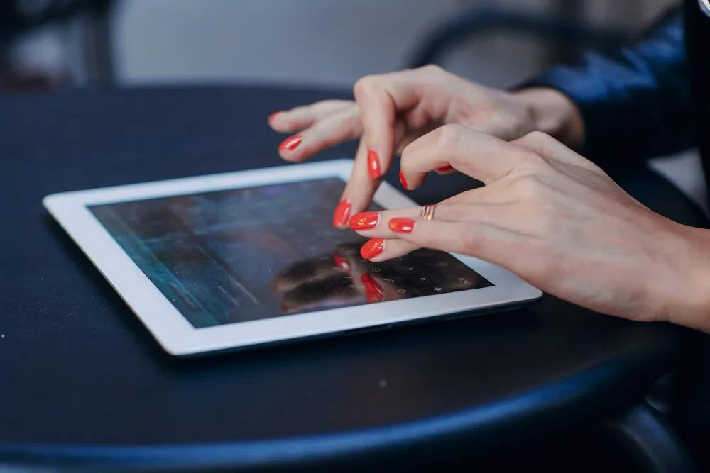 How AI Ad Generators Turn Product Pages Into Video Ads cover picture