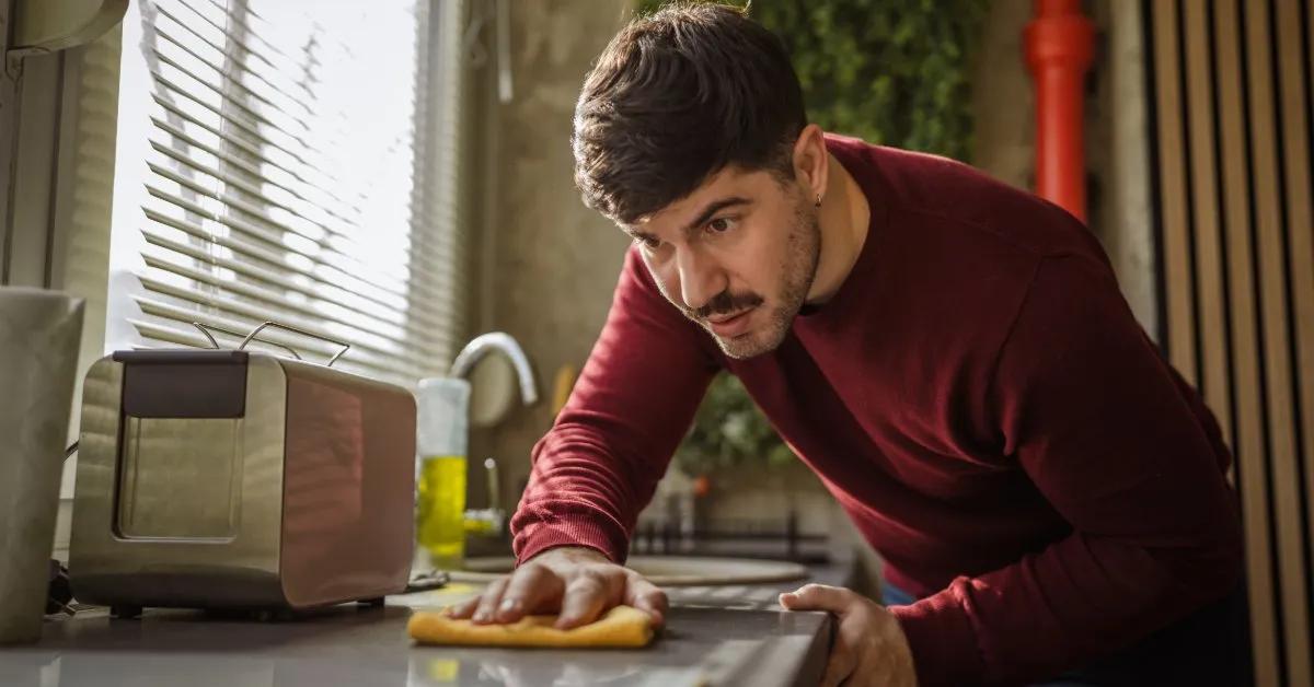 Easy Ways To Prevent Stains in Your Kitchen cover picture