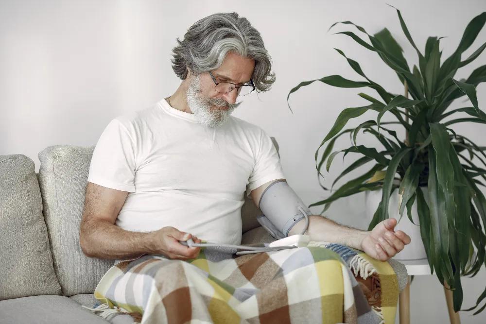6 Complications of Unmonitored Low Blood Pressure cover picture
