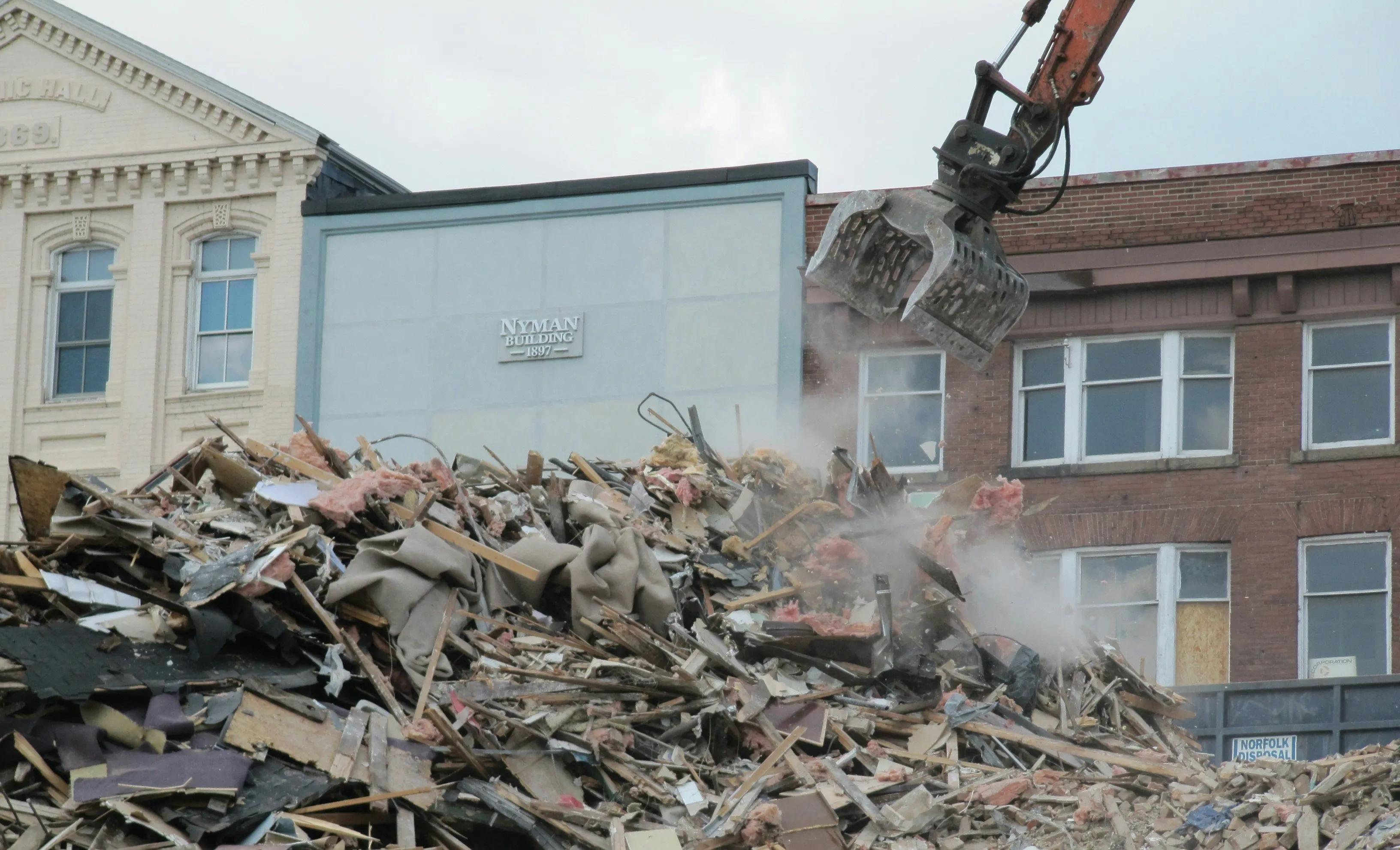 Simple Habits That Help Reduce Construction and Demolition Waste cover picture