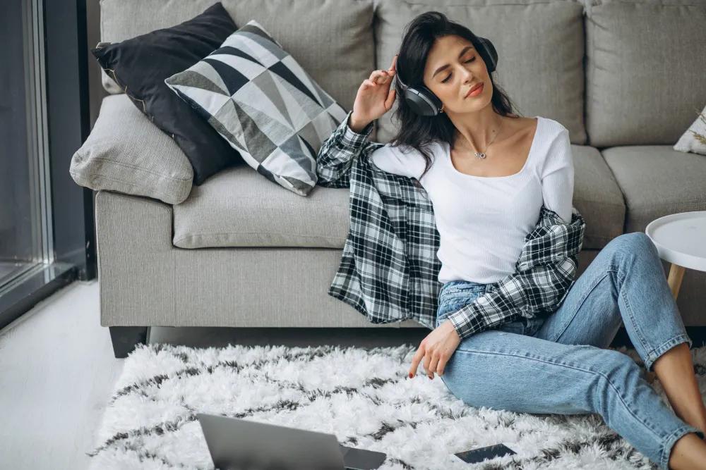 Why You Don't Need Carpets to Have a Cozy Home cover picture