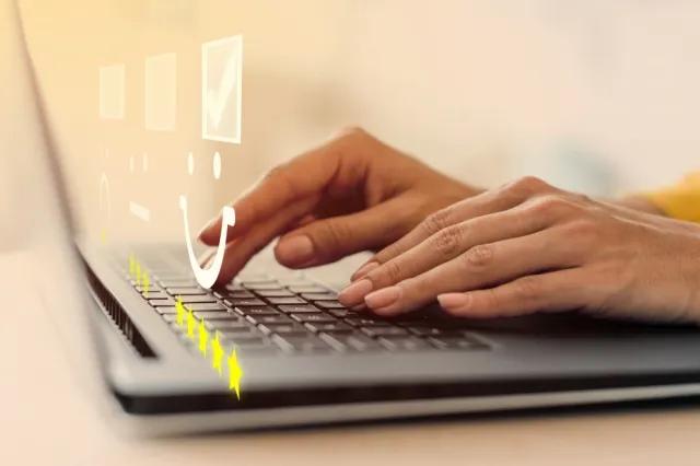 Transforming Online Reviews into a Winning Employer Branding Strategy cover picture