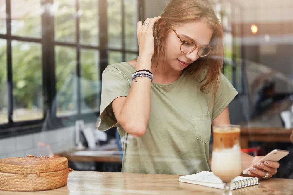 Apps That Help You Manage Time and Reduce Daily Stress cover picture