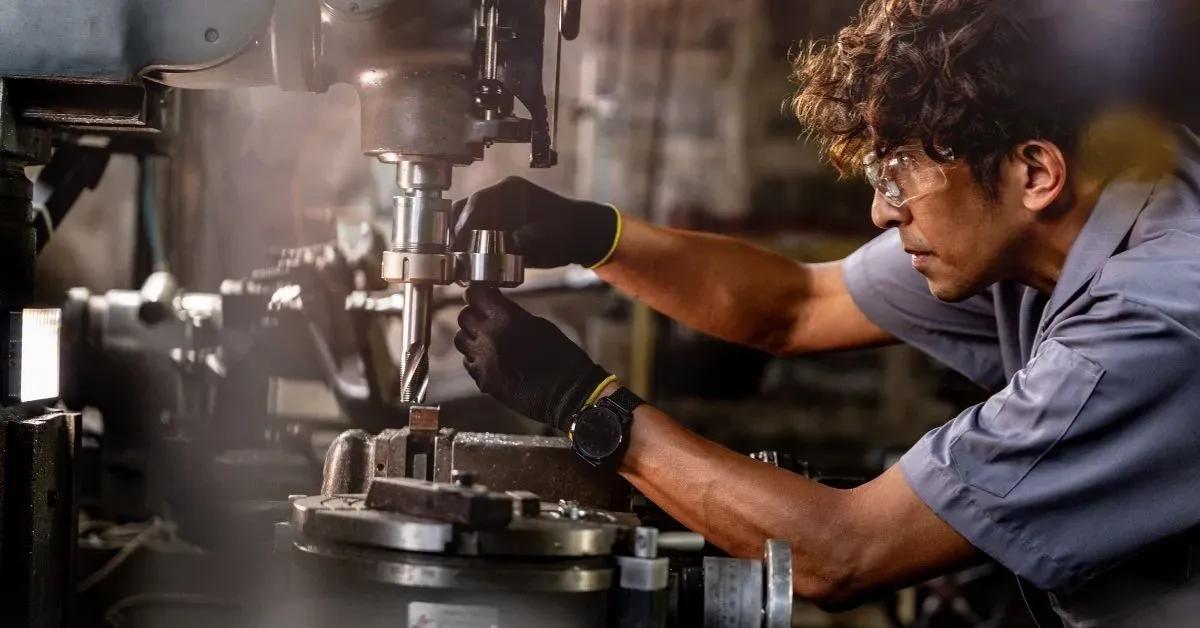 5 Factors That Influence the Lifespan of Machining Tools cover picture