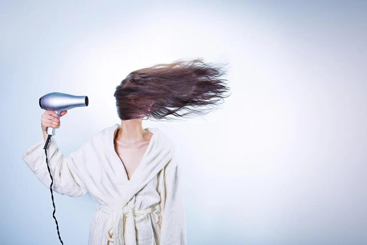 Salon Quality Hair at Home – Achieve Frizz Free Hair with These Styling Tips cover picture