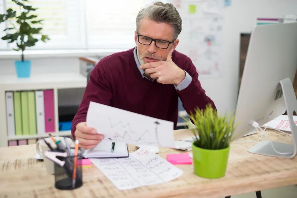 Tips on managing your finances when you're self-employed cover picture