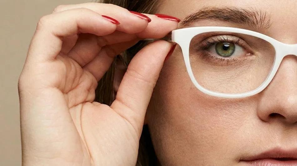 ModaFrames: The Smart Shopper’s Guide to Authentic Designer Eyewear cover picture
