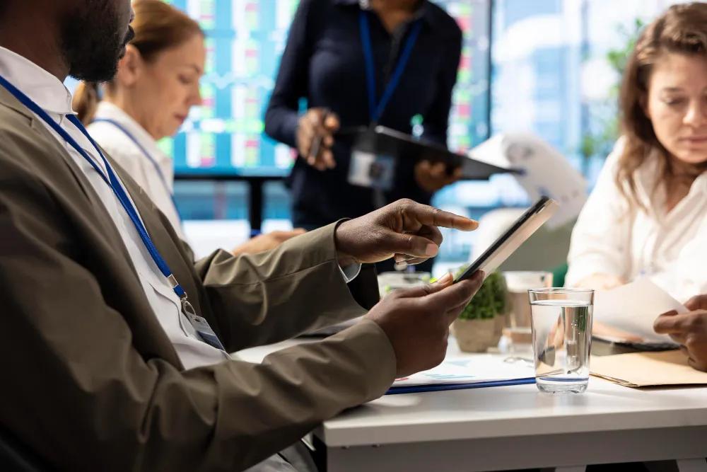 How Client Lifecycle Management Streamlines Regulatory Compliance cover picture