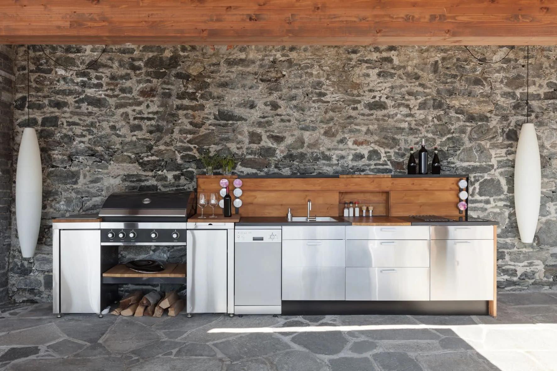What an Outdoor Kitchen Needs Before the First Hard Freeze Arrives cover picture